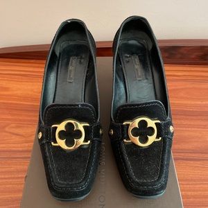 Louis Vuitton ladies shoes In size 38